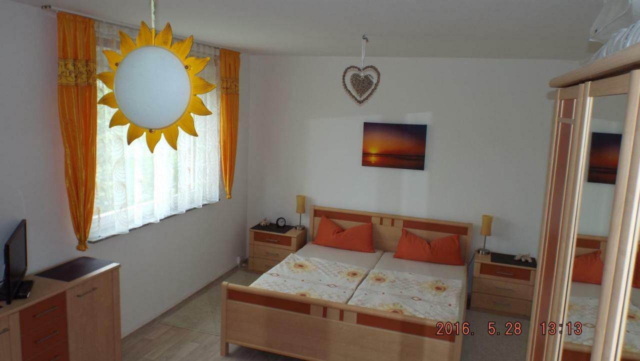 2-Zimmer-Ferienwohnung "Garten Der Welt" Berlin Exterior foto